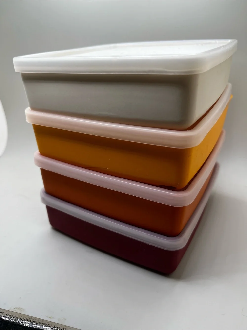 Lot of 4 Vintage Tupperware Harvest Square-A-Way Sandwich Keepers 670